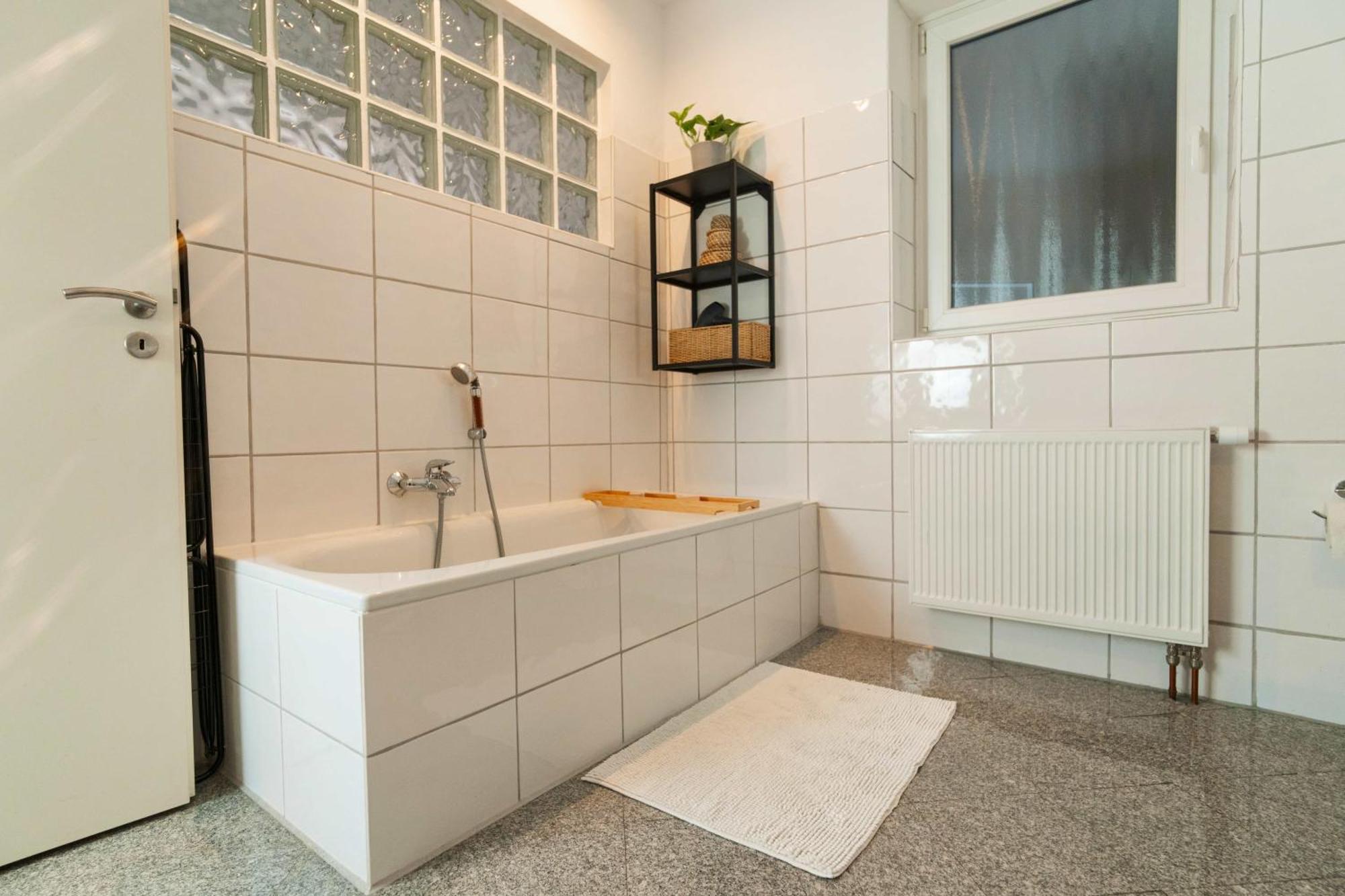 Urban Apartment - Stilvoll & Im Herzen Der Stadt เบรเมอร์ฮาเฟิน ภายนอก รูปภาพ